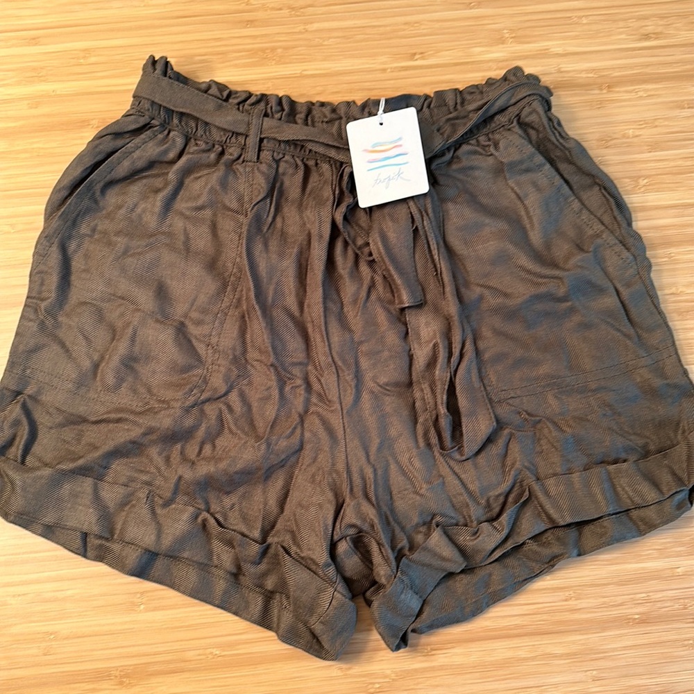 Tropik shorts. NWT